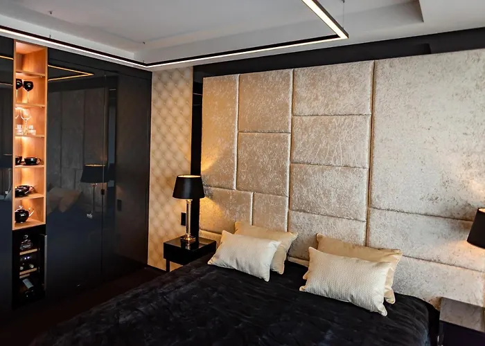 Golden Eye Seaside Park *